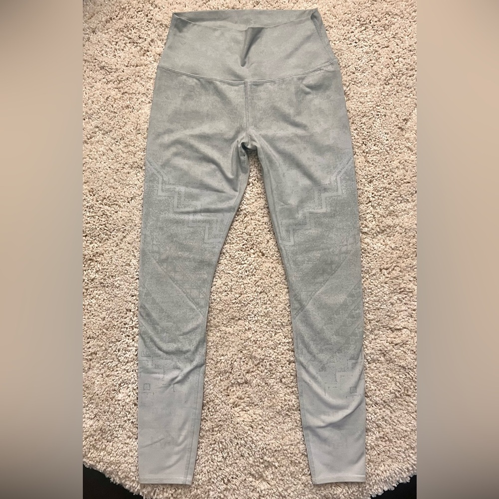 ALO Yoga Light Gray Leggings